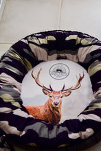 Load image into Gallery viewer, Antelope Play Donut