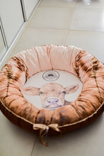 Load image into Gallery viewer, Calf Play Donut
