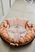 Load image into Gallery viewer, Calf Play Donut