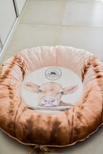 Load image into Gallery viewer, Calf Play Donut